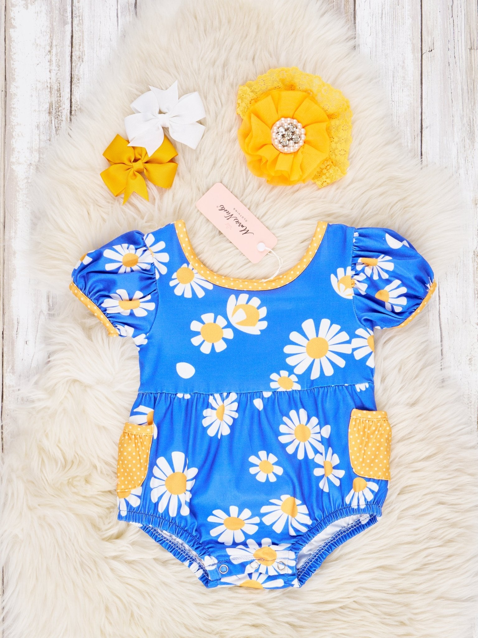Blue Daisy Pocket Romper - Marie Nicole Clothing