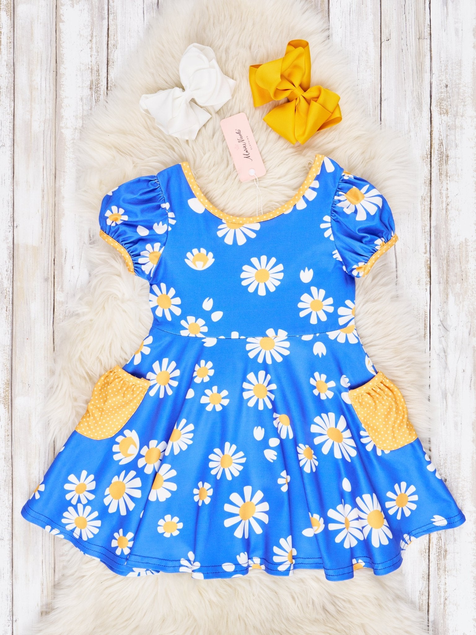 Blue Daisy Pocket Dress - Marie Nicole Clothing