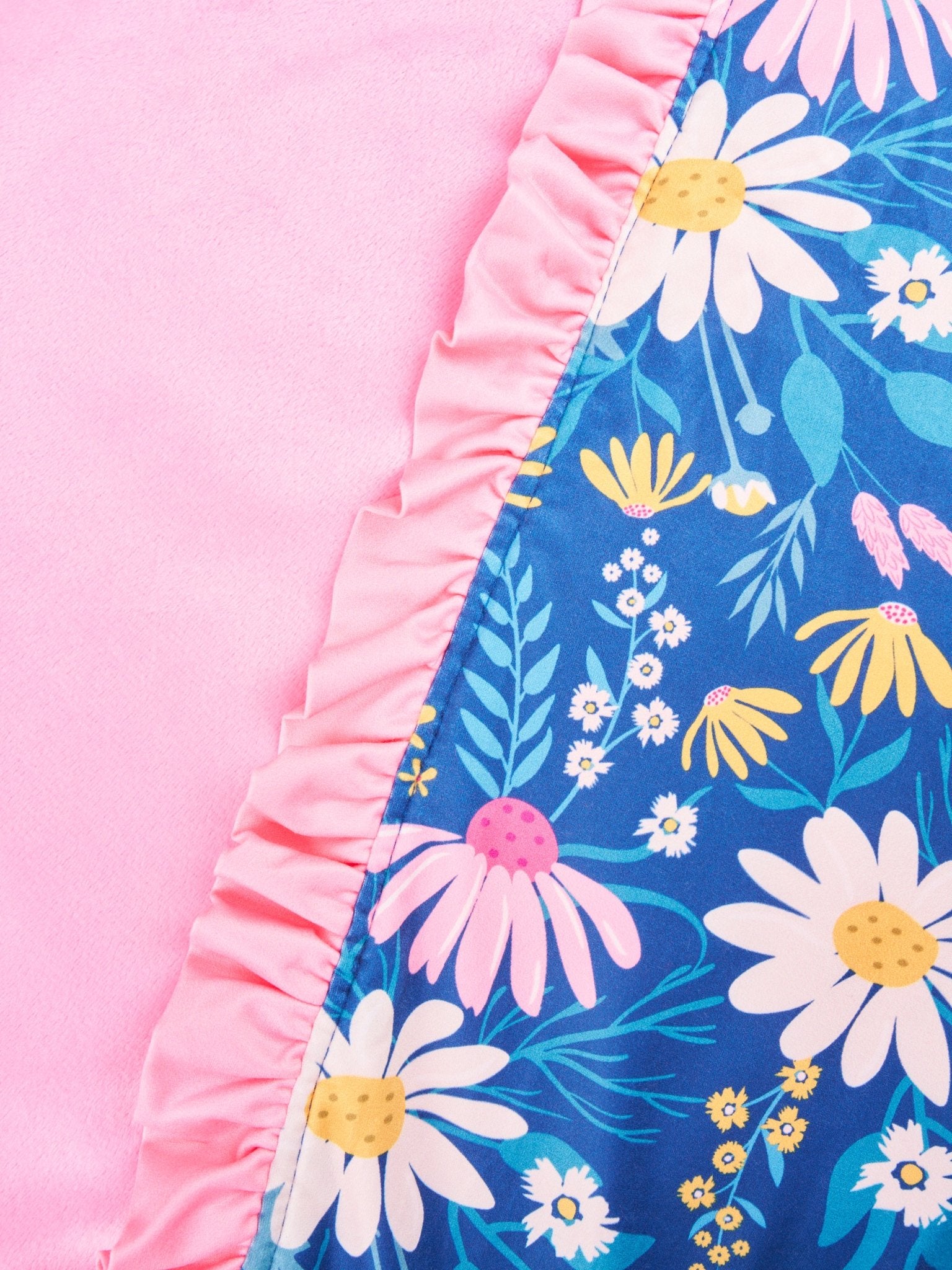 Darling Daisy Ruffle Blanket - Marie Nicole Clothing