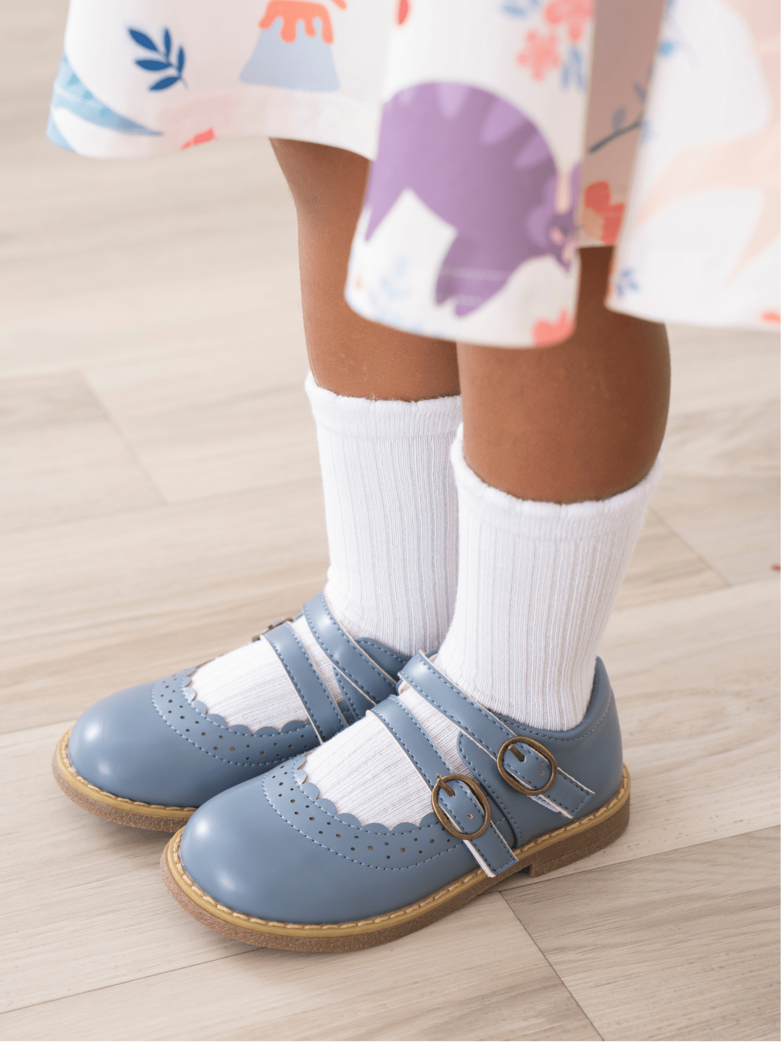 Scallop Hem Crew Socks - Marie Nicole Clothing