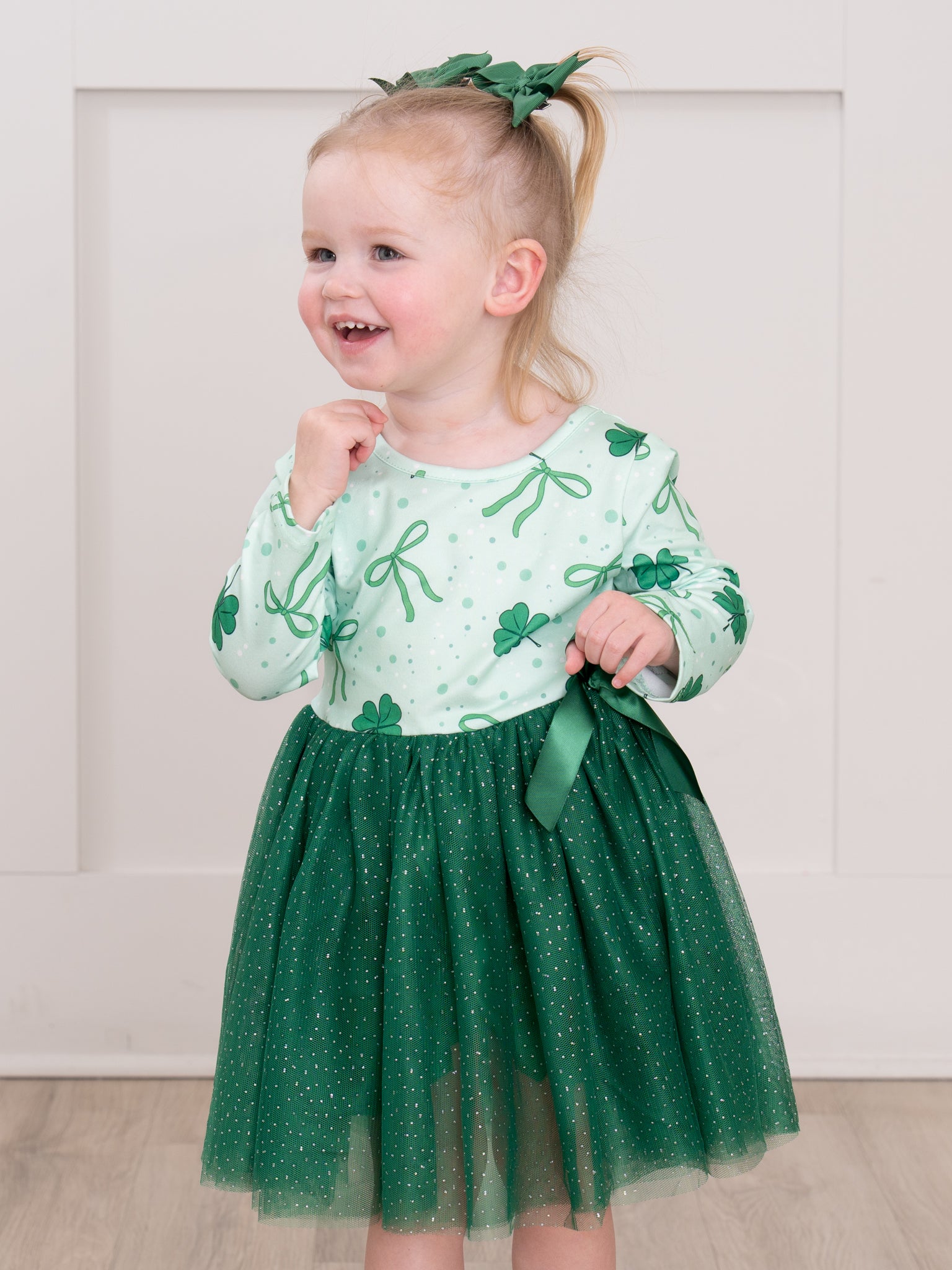 Shamrock Bow Delight Tulle Dress - Marie Nicole Clothing M(3yrs) Shamrock Bow Delight Tulle Dress - Marie Nicole Clothing M(3yrs)