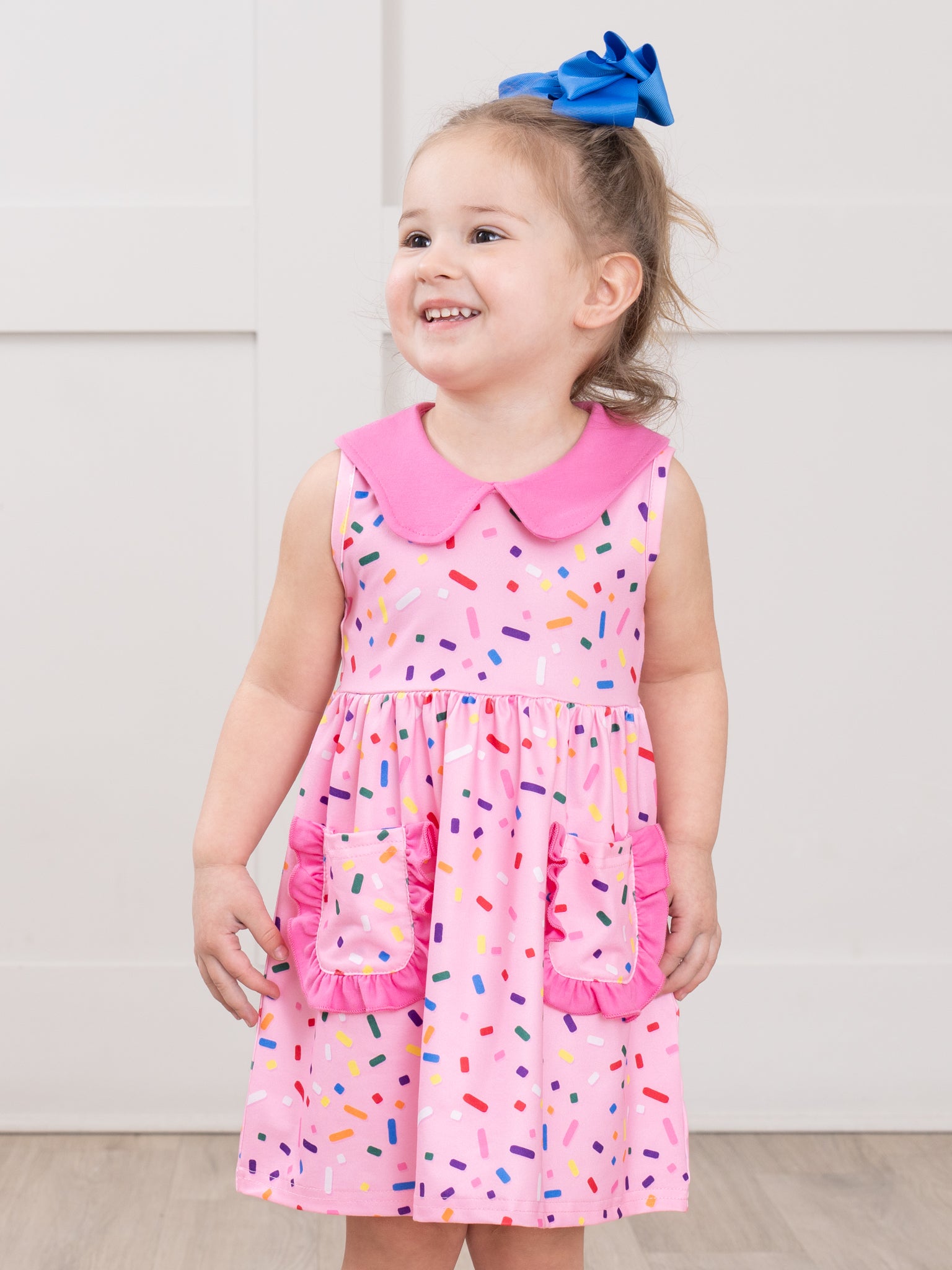 Strawberry Daisy in White Smocked Baby Bubble – Almudena Baby Strawberry Daisy in White Smocked Baby Bubble – Almudena Baby