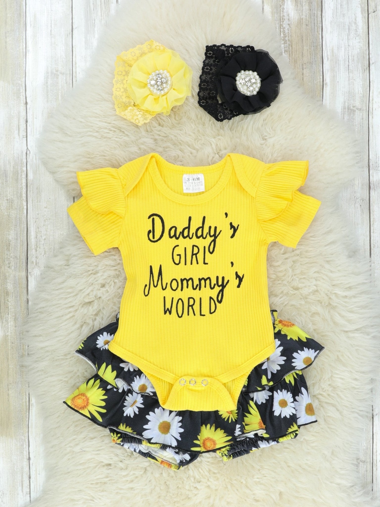 Daddy's Girl & Mommy's World Daisy Outfit - Marie Nicole Clothing