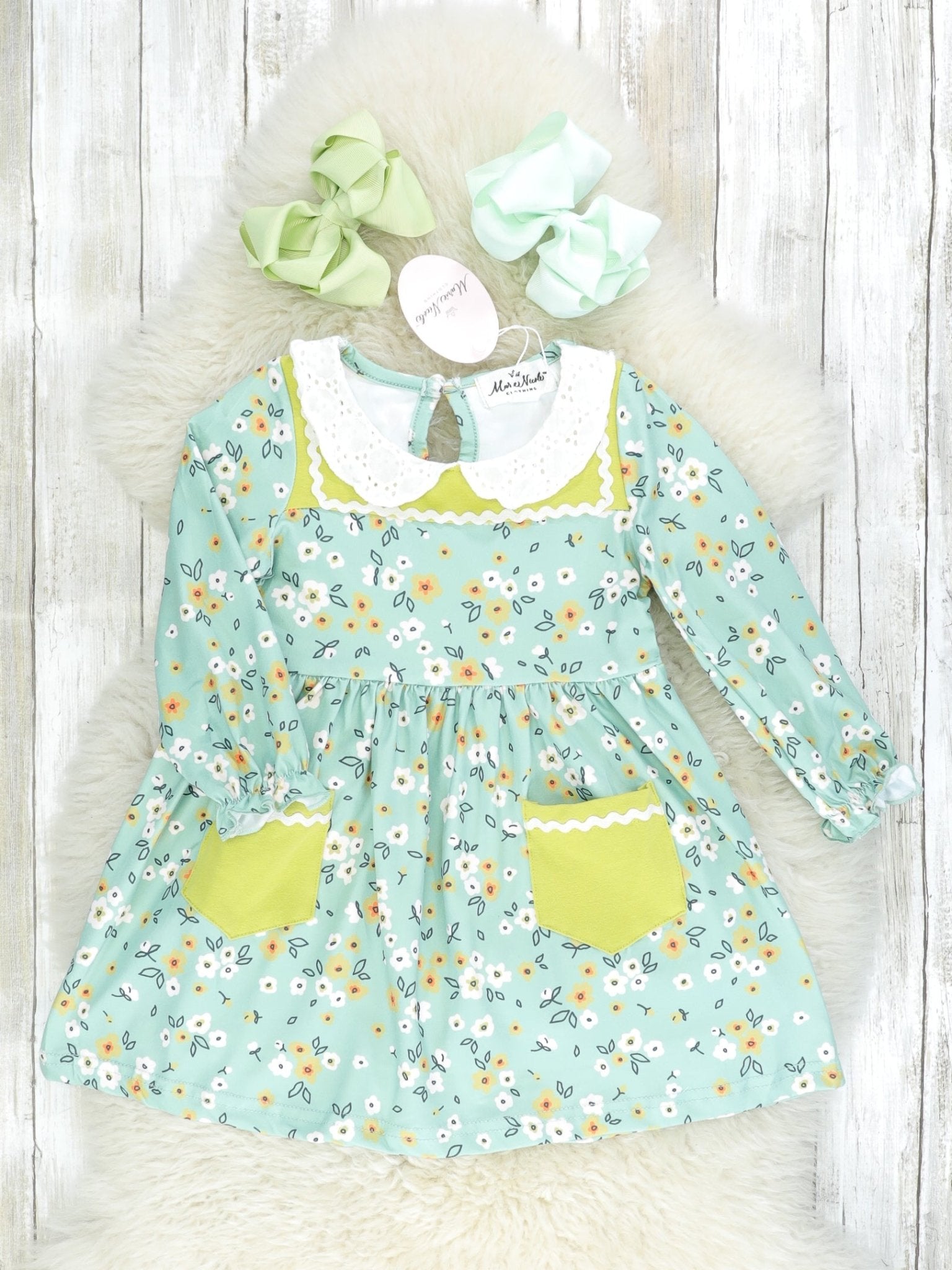 Sea Foam Green Floral Vintage Pocket Dress - Marie Nicole Clothing